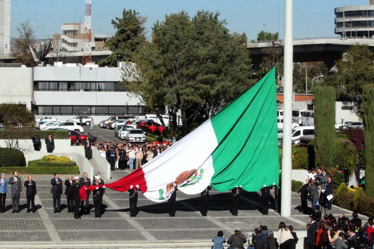 Ceremonia Cívica de Izamiento de la Bandera Nacional
