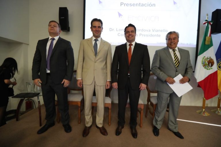 Guillermo Amado Alcaraz Coss Consejero Presidente del IEPC Jalisco, Lorenzo Córdova Vianello Consejero Presidente del INE, Aristóteles Sandoval Gobernador del Estado de Jalisco y Carlos Manuel Rodríguez Morales Vocal Ejecutivo de de la Junta Local Ejecutiva del INE Jalisco.