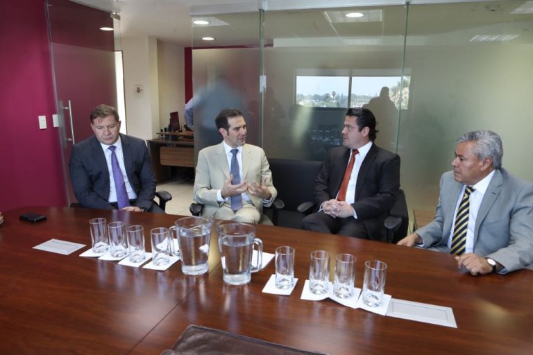 Guillermo Amado Alcaraz Coss Consejero Presidente del IEPC Jalisco, Lorenzo Córdova Vianello Consejero Presidente del INE, Aristóteles Sandoval Gobernador del Estado de Jalisco y Carlos Manuel Rodríguez Morales Vocal Ejecutivo de de la Junta Local Ejecutiva del INE Jalisco.