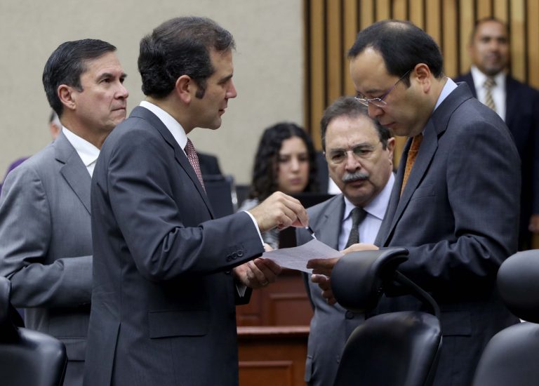 Lorenzo Córdova Vianello, Consejero Presidente, Edmundo Jacobo Molina Secretario Ejecutivo y Ciro Murayama Rendón Consejero Electoral.