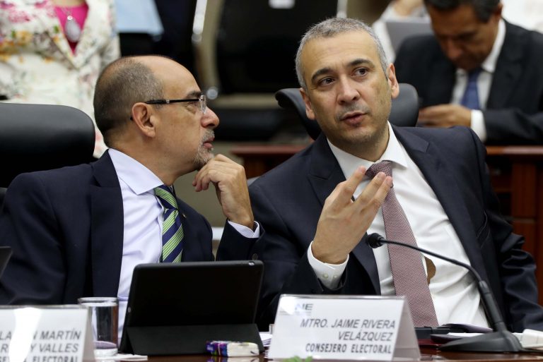 Jaime Rivera Velázquez y Benito Nacif Hernández Consejeros Electorales.