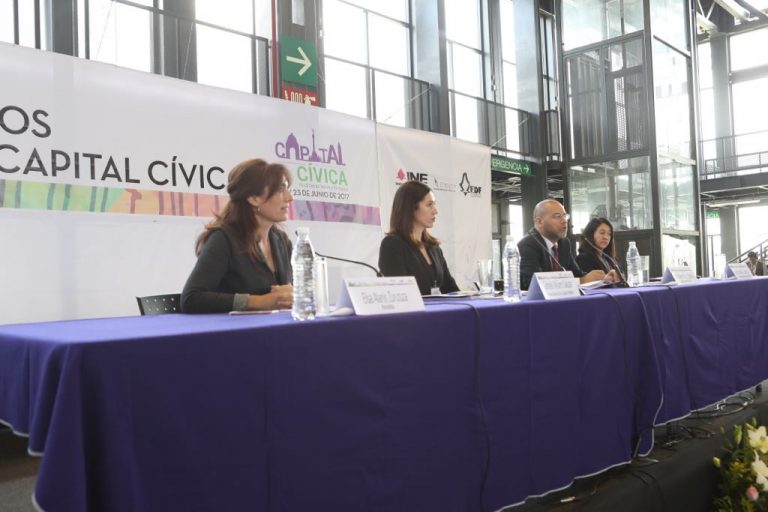 Roberto Ruiz Saldaña Consejero Electoral del INE en el Panel 1 Generación de compromisos encaminados al fortalecimiento de la cultura democrática, durante el Foro Diálogos para una capital Cívica.