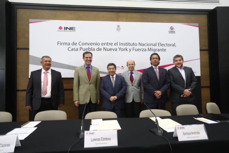 Firma de Convenio entre el INE y las Organizaciones Casa Puebla de Nueva York y Fuerza Migrante.