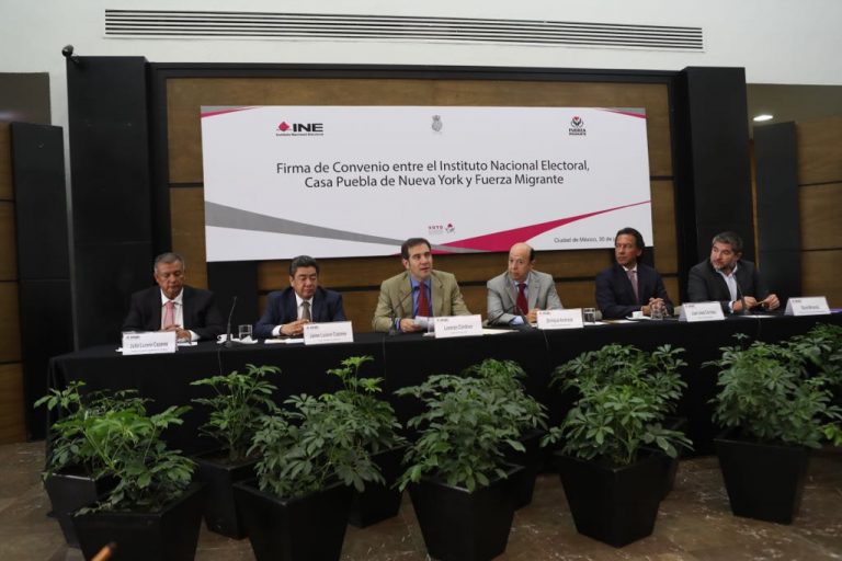 Firma de Convenio entre el INE y las Organizaciones Casa Puebla de Nueva York y Fuerza Migrante.