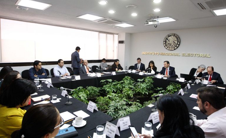 Consejeros Electorales en Reunión  con la Comisión de Seguimiento a los Procesos Electorales Locales del Congreso de la Unión.