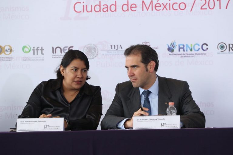 Perla Gómez Gallardo Presidenta de la CDHDF y Lorenzo Córdova Vianello Consejero Presidente del INE.