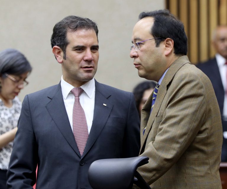 Consejero Presidente Lorenzo Córdova Vianello y Consejero Electoral Ciro Murayama Rendón.