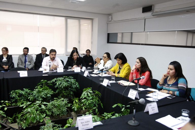 De izq a Der. Vidal Llerenas, Diputada Lia Limón, Consejera Electoral Claudia Zavala , Diputada Martha González, Consejera Electoral Diana Paola Ravel y Diputada Karina Sánchez