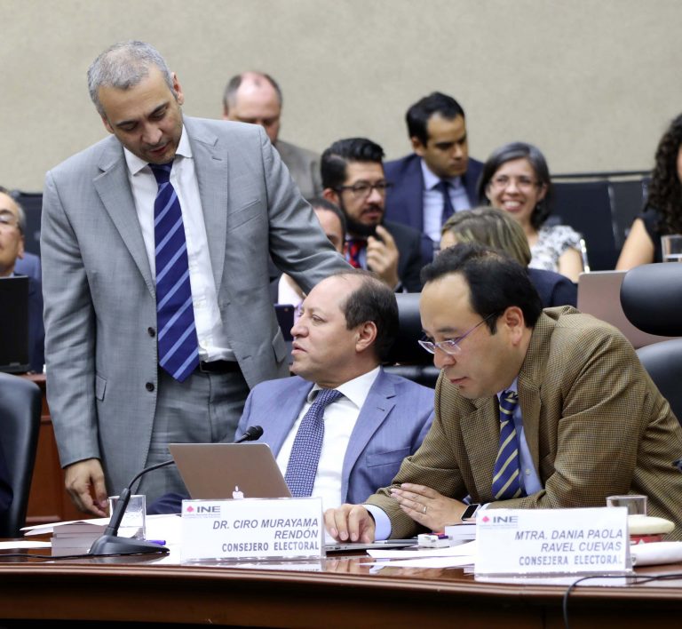Consejeros Electorales Benito Nacif Hernández, Marco Antonio Baños  Martínez  y Ciro Murayama Rendón.