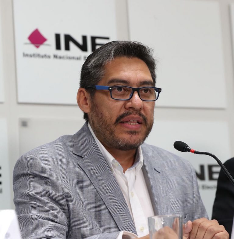 Luis González Placencia, Secretario Académico de la Universidad de Tlaxcala.