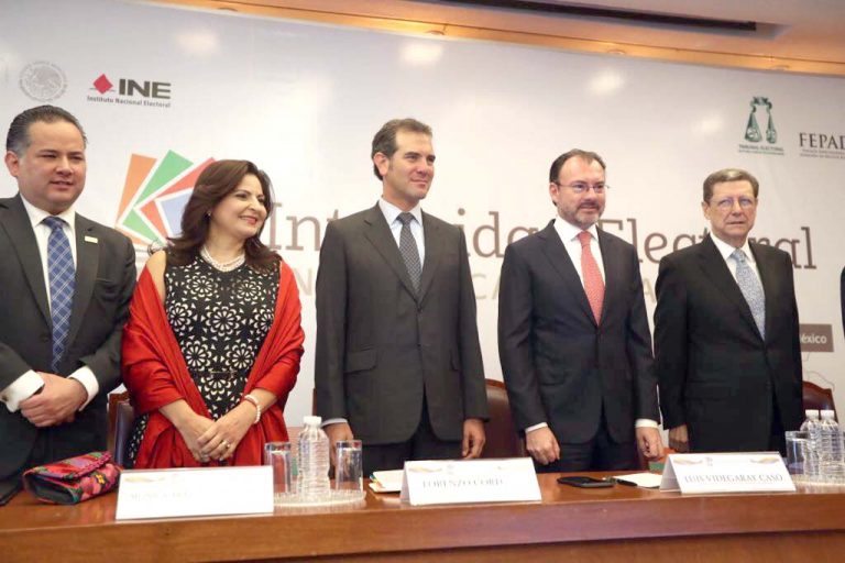 Santiago Nieto Castillo, Titular de la FEPADE, Monica Aralí Soto Fregoso, Magistrada de la Sala Superior del TEPJF,  Lorenzo Córdova Vianello, Consejero Presidente del INE, Luis Videgaray Caso Secretario de Relaciones Exteriores de México y  Álan Doss Director Ejecutivo de la Fundación Kofi Annan.