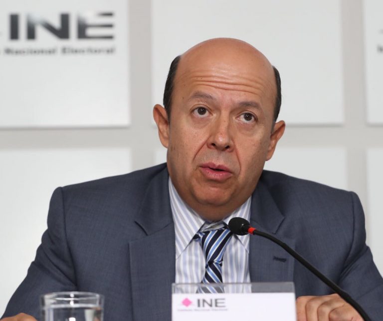 Enrique Andrade González, Consejero Electoral y Presidente de la Comisión temporal del Voto de los Mexicanos Residentes en el Extranjero.