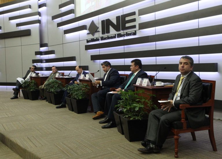 Mesa 4: “Experiencias en Elecciones con Participación de los Mexicanos Residentes en el Extranjero y Retos para el Proceso Electoral 2017-2018.