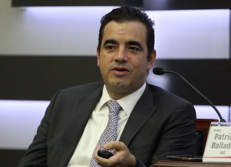 Patricio Ballados Villagómez, Dirección Ejecutiva de Prerrogativas y Partidos Polítcos.