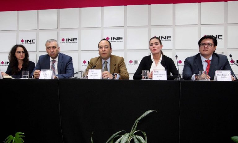 Conferencia de prensa de los integrantes de la Comisión Temporal de Presupuesto
