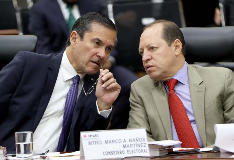 Edmundo Jacobo Molina Secretario ejecutivo y Marco Antonio Baños Martínez Consejero Electoral.