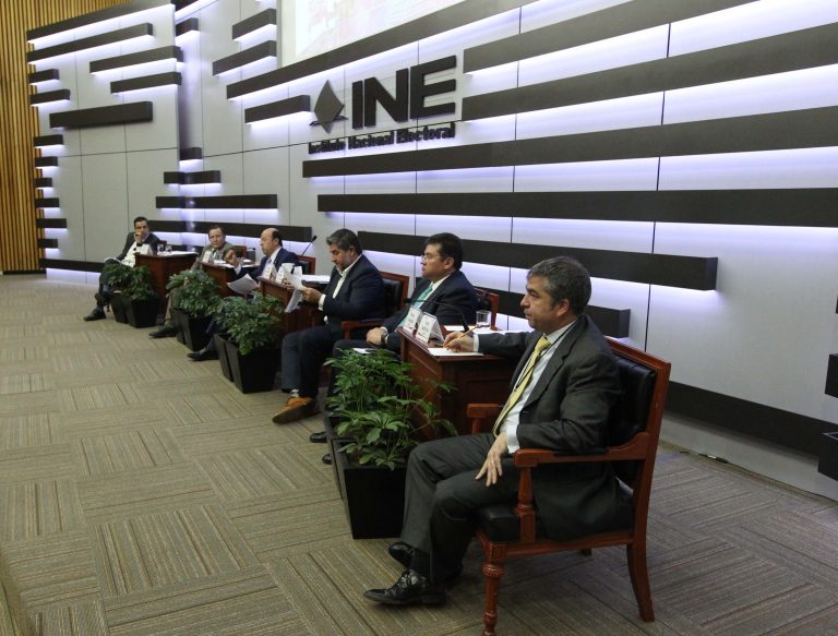 Mesa 4: “Experiencias en Elecciones con Participación de los Mexicanos Residentes en el Extranjero y Retos para el Proceso Electoral 2017-2018.