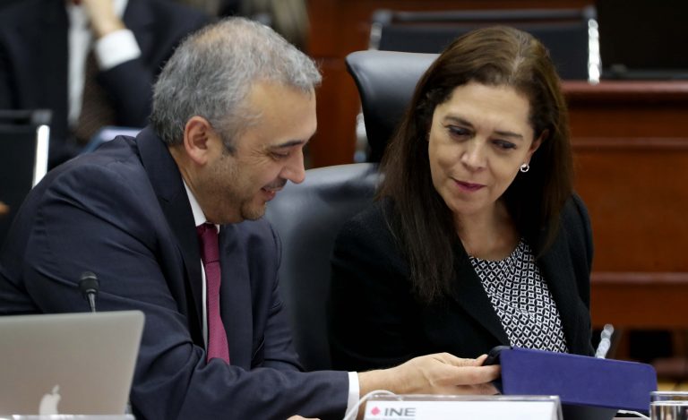 Benito Nacif Hernández y Adriana Favela Herrera Consejera y Consejero Electorales.