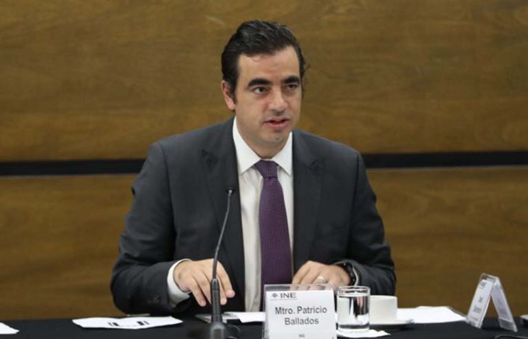 Patricio Ballados Director Ejecutivo del Prerrogativas y Partidos Políticos.