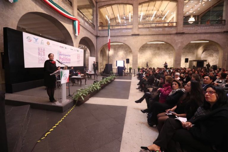 Adriana Favela Herrera, Consejera Electoral del INE en el  Seminario "La participación política de las mujeres rurales".