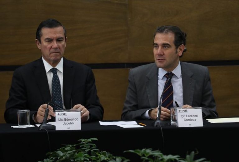Edmundo Jacobo Molina Secretario Ejecutivo y Lorenzo Córdova Vianello Consejero Presidente del INE.