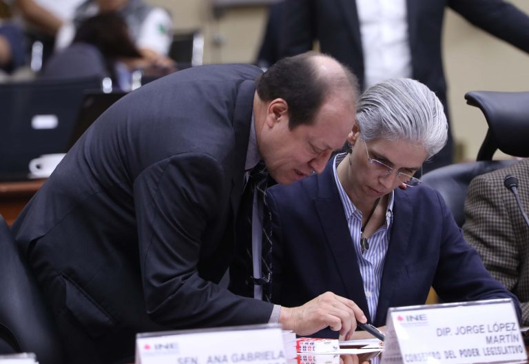 Marco Antonio Baños Martínez y Pamela San Martín Ríos y Vallles Consejera y Consejero Electorales.