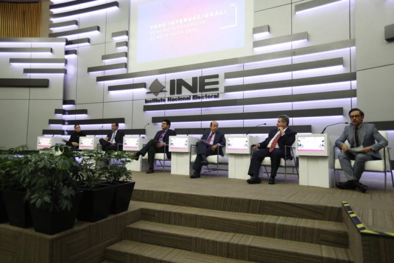 Genaro Lozano, politólogo, colaborador en reforma.com, conductor de Sin Filtro TV y profesor en la Universidad Iberoamericana.