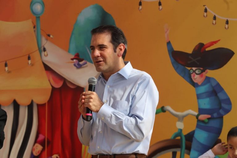 Lorenzo Córdova Vianello, Consejero Presidente del INE en la 37 Feria Internacional el Libro Infantil y Juvenil (FILIJ).