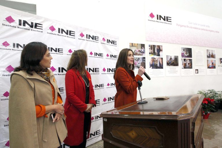 Claudia Zavala Pérez, Adriana Favela Herrera y Dania Ravel Cuevas, Consejeras Electorales.