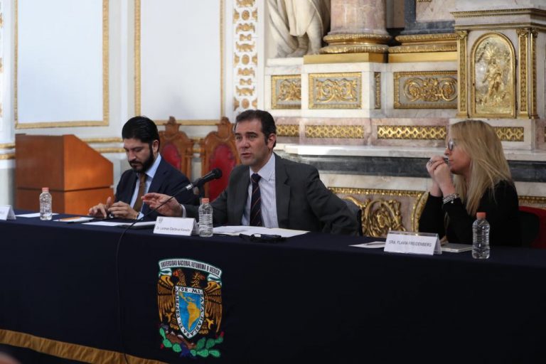 César	Astudillo,  Instituto	de	Investigaciones	Jurídicas, UNAM, Lorenzo Córdova Vianello, Consejero Presidente del INE y Flavia	Freidenberg, Instituto	de	Investigaciones	Jurídicas,	UNAM.