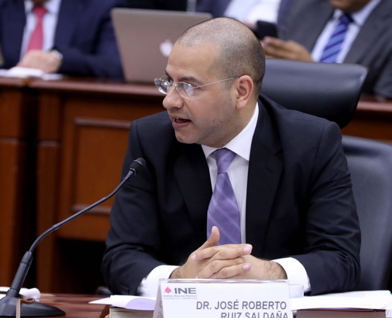 Roberto Ruíz Saldaña, Consejero Electoral.