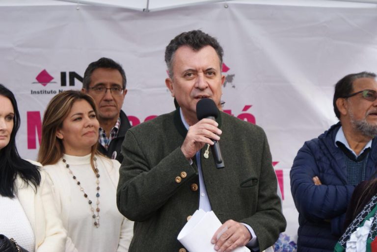 Emabajador Carlos García de Alba, Consúl General de México en los Ángeles.