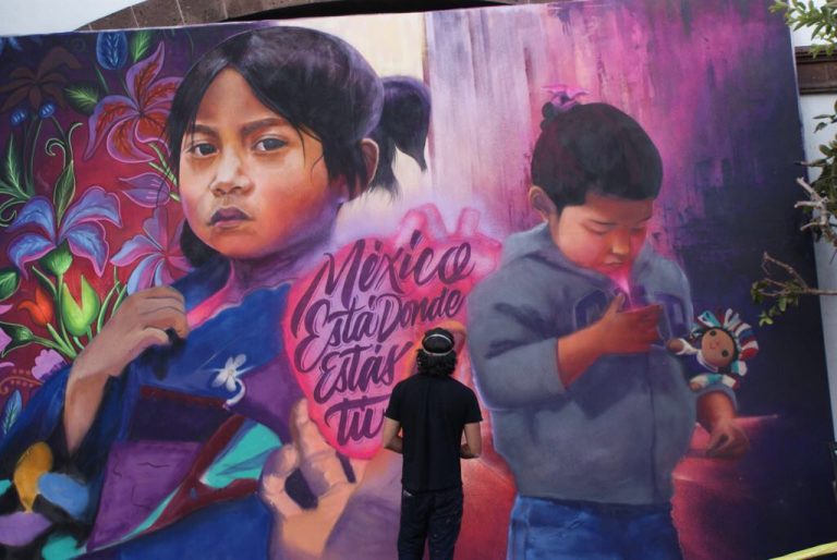 Mural titulado "México está donde estas tu" de Alexander James Tadlock.