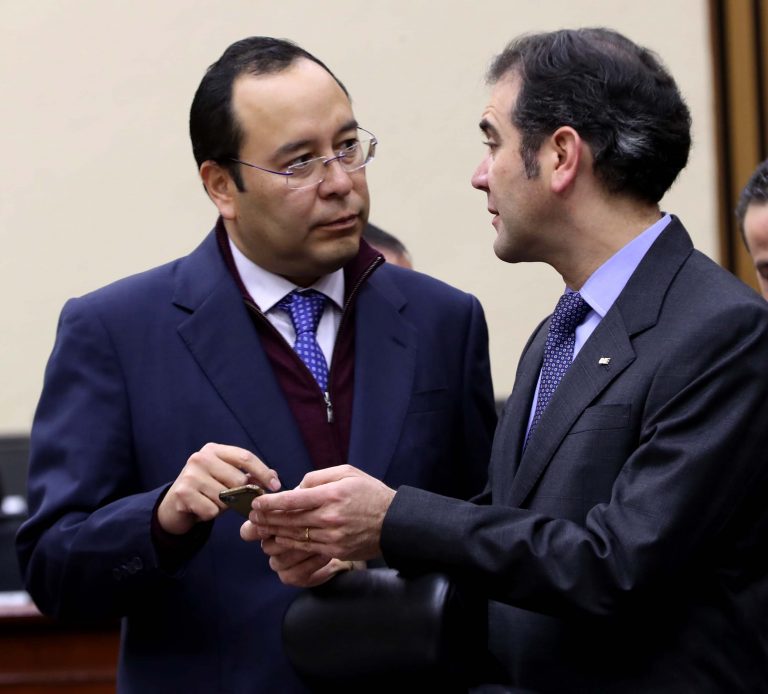 Ciro Murayama Rendón Consejero Electoral y Lorenzo Córdova Vianello Consejero Presidente del INE.