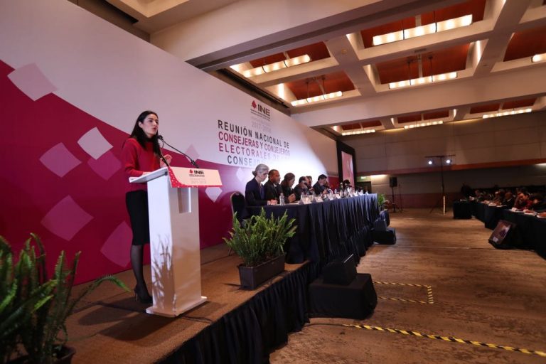 Dania Ravel Cuevas, Consejera Electoral en la Reunión Nacional de Consejeras y Consejeros Electorales de los Consejos Locales.