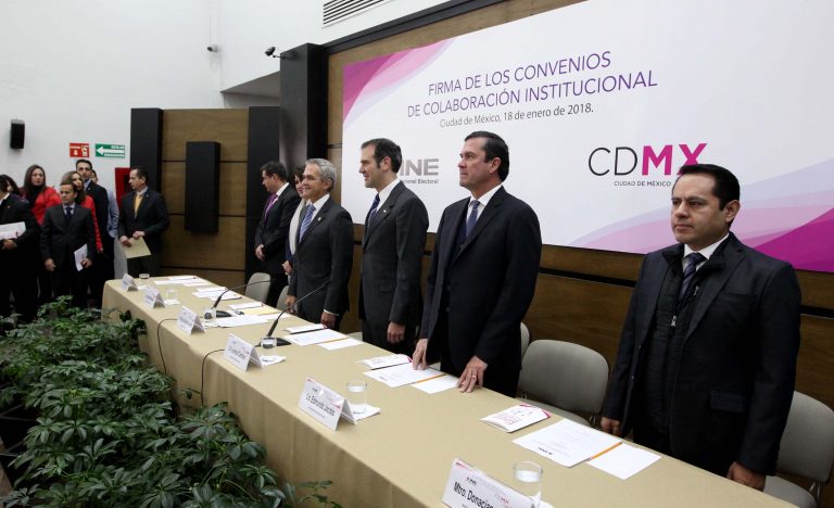 De izq. a der. Patricia Mercado  Sria de Gobierno. de la CDMX, Miguel A. Mancera y Lorenzo Córdova Vianello.