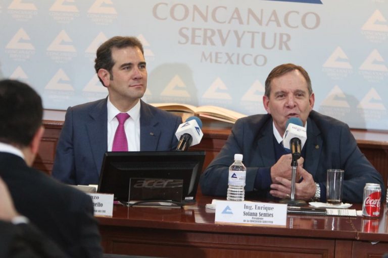 Enrique Solana Sentíes, Presidente de la CONCANACO SERVITUR Y  Lorenzo Córdova Vianello, Consejero Presidente del INE.