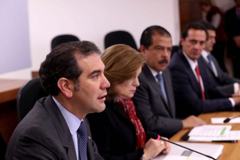 Lorenzo Córdova Vianello, Consejero Presidente del INE en  la Firma de Adendum a Convenio entre Sedesol, PGR-Fepade y SFP.