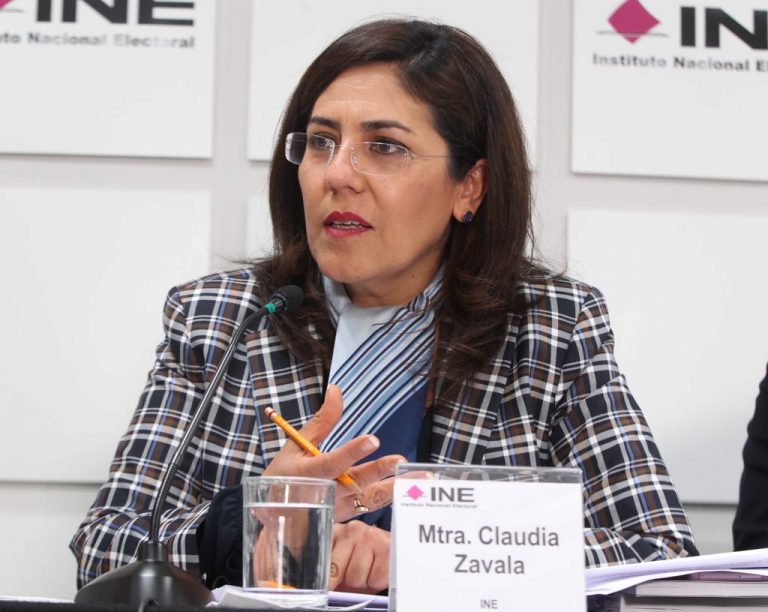 Claudia Zavala Pérez, Consejera Electoral e integrante de la Comisión  de Prerrogativas y Partidos Políticos.