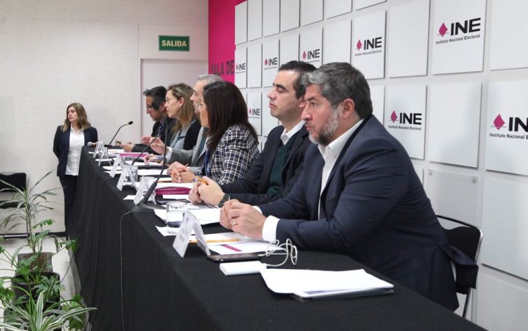 Conferencia de prensa de integrantes de la Comisión  de Prerrogativas y Partidos Políticos.
