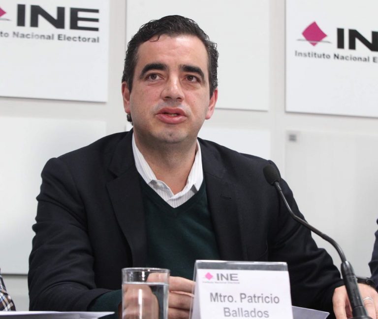 Patrico Ballados Villagómez, Director Ejecutivo de Prerrogativas y Partidos Políticos y Secretario Técnico de la comisión.
