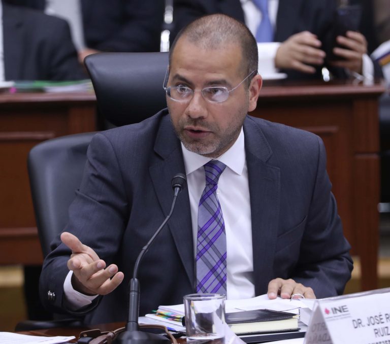 Roberto Ruíz Saldaña, Consejero Electoral.