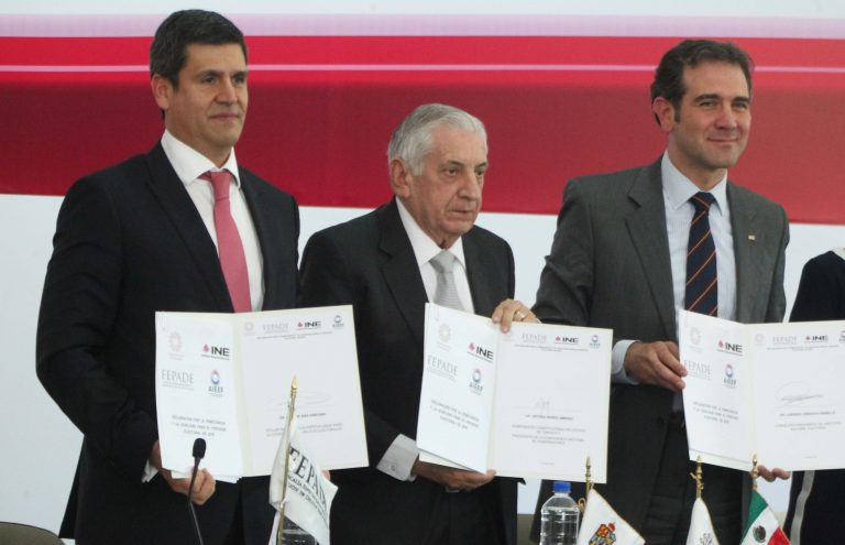 Firma de la  Declaración por la Democracia y la Legalidad para el Proceso Electoral  2018.