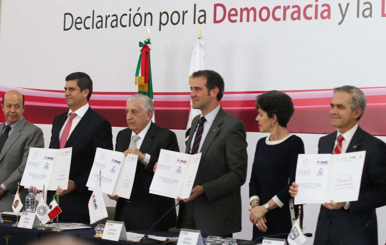 Firma de la  Declaración por la Democracia y la Legalidad para el Proceso Electoral  2018.