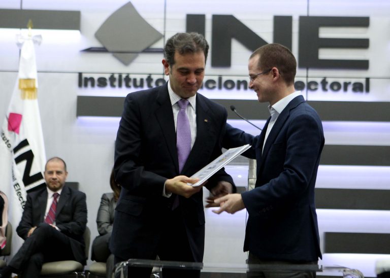 Entre de solicitud de Registro  Candidato a la Presidencia de la República de la Coalición  "Por México al Frente"