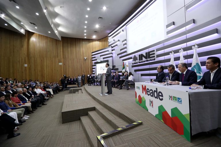 Lorenzo Córdova Vianello, Consejero Presidente del INE en la Entrega de solicitud de Registro del Candidato a la Presidencia de la República de la Coalición " Todos por México"