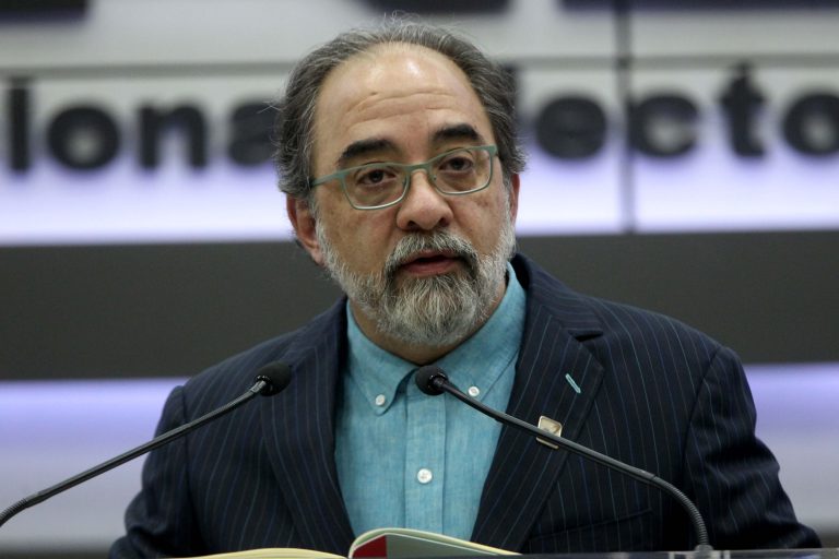 Luis Castro Obregón, Presidente del Partido Nueva Alianza.