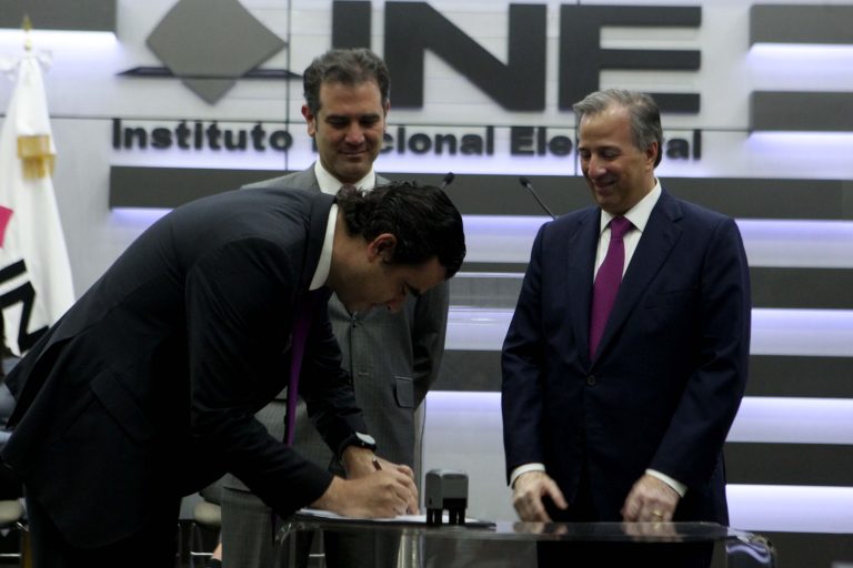 Entrega de solicitud de Registro del Candidato a la Presidencia de la República de la Coalición “Todos por México”.