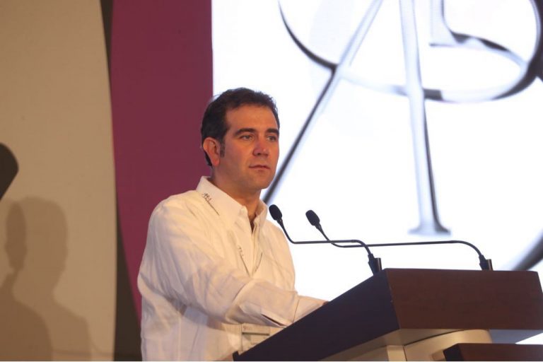 Lorenzo Córdova Vianello, Consejero Electoral del INE en la  81 Convención Bancaria.