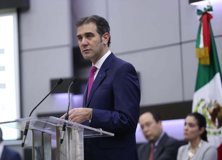 Lorenzo Córdova Vianello, Consejero Presidente del INE en la  Entrega de solicitud de Registro del  Candidato a la Presidencia de la República de la Coalición “Juntos Haremos Historia”.